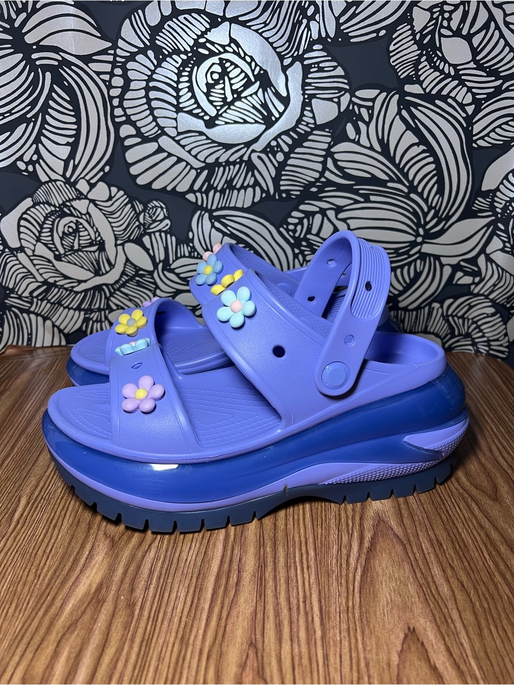 Crocs Mega Crush Sandal Grape Crush Purple Open Toe Women’s size 7
